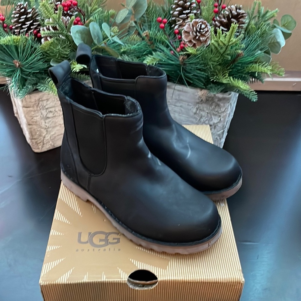 New leather UGG booties